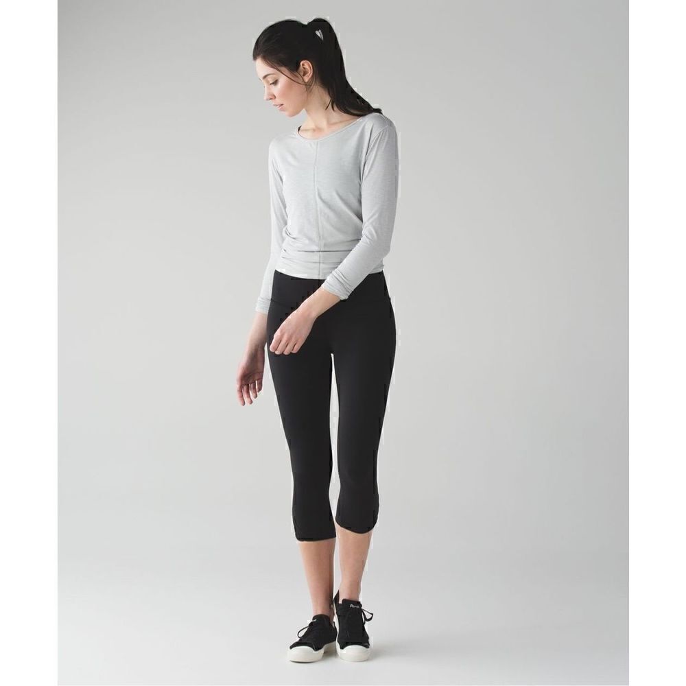 Lululemon Crop Womens 4 True Self II Crop Black Woven Hem Detail Yoga Pilates